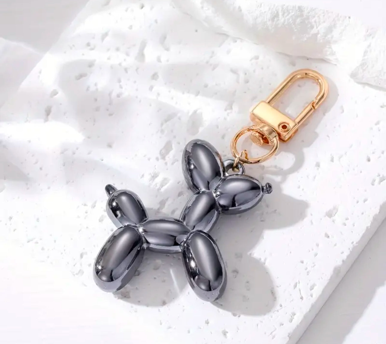 Balloon dog keychain